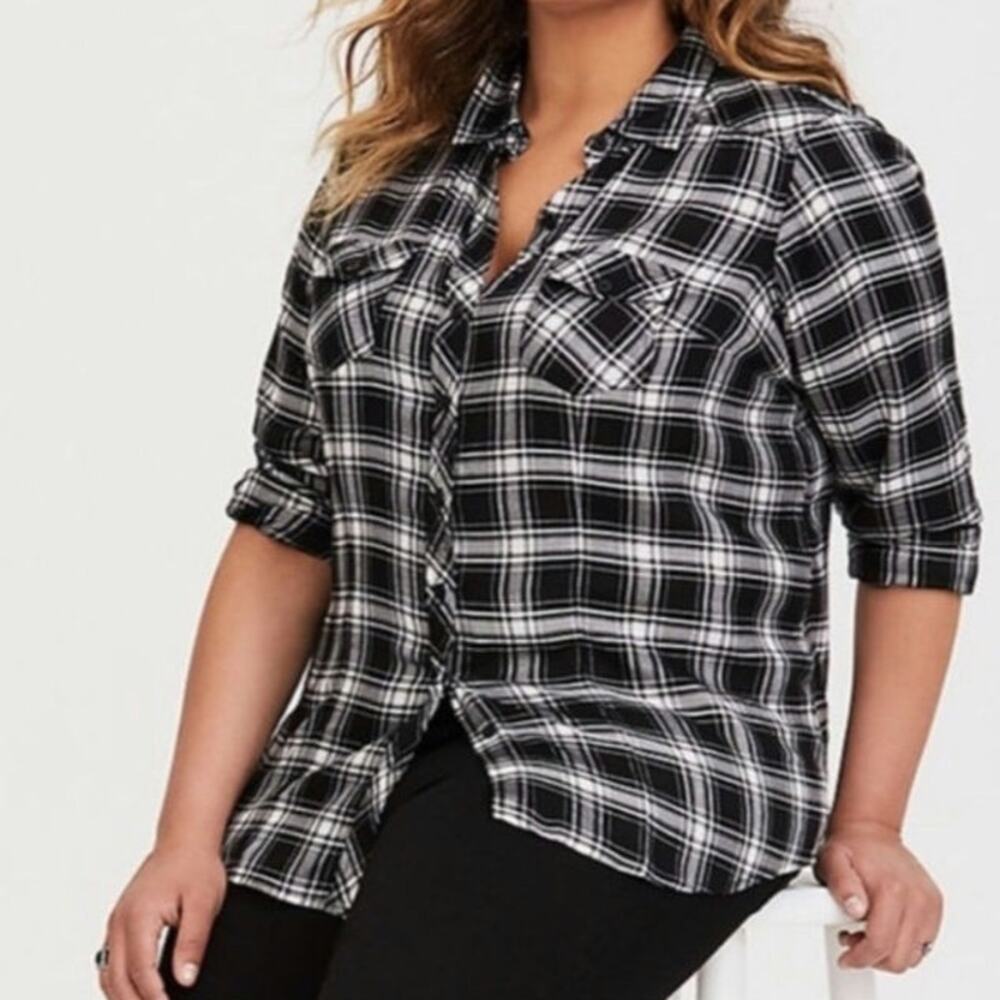 Torrid Black White Academia Grunge Plaid Button Down Camp Shirt